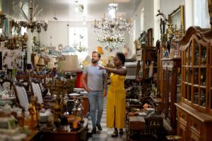 Invertir en antigüedades en 2026: objetos antiguos y de colección como oportunidad de inversión